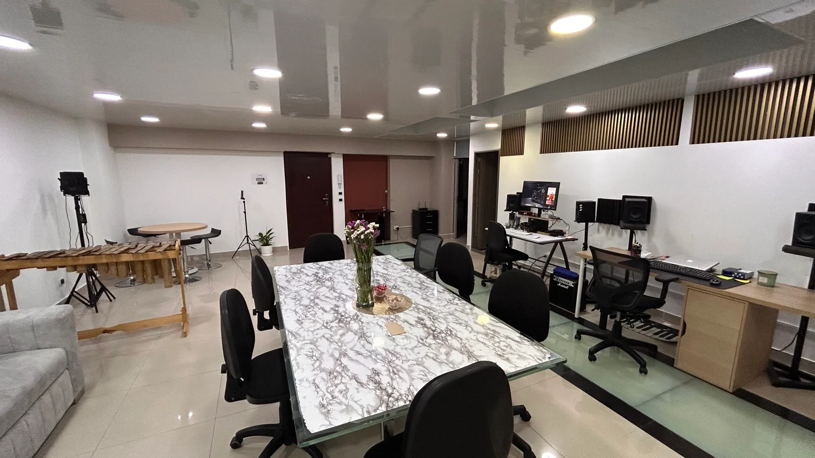 Oficinas LABTRACK Sello Editorial